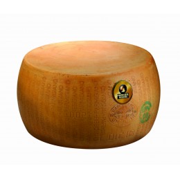 Parmigiano Reggiano ρόδα 24 μηνών
